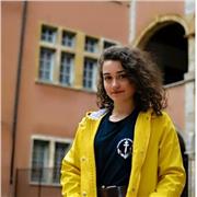Jeune étudiante, je viens d'obtenir mon bac mention bien en filière scientifique, spécialité sciences de l'ingénieur. J'aime partager ma passion des mathématiques jusqu'au niveau seconde